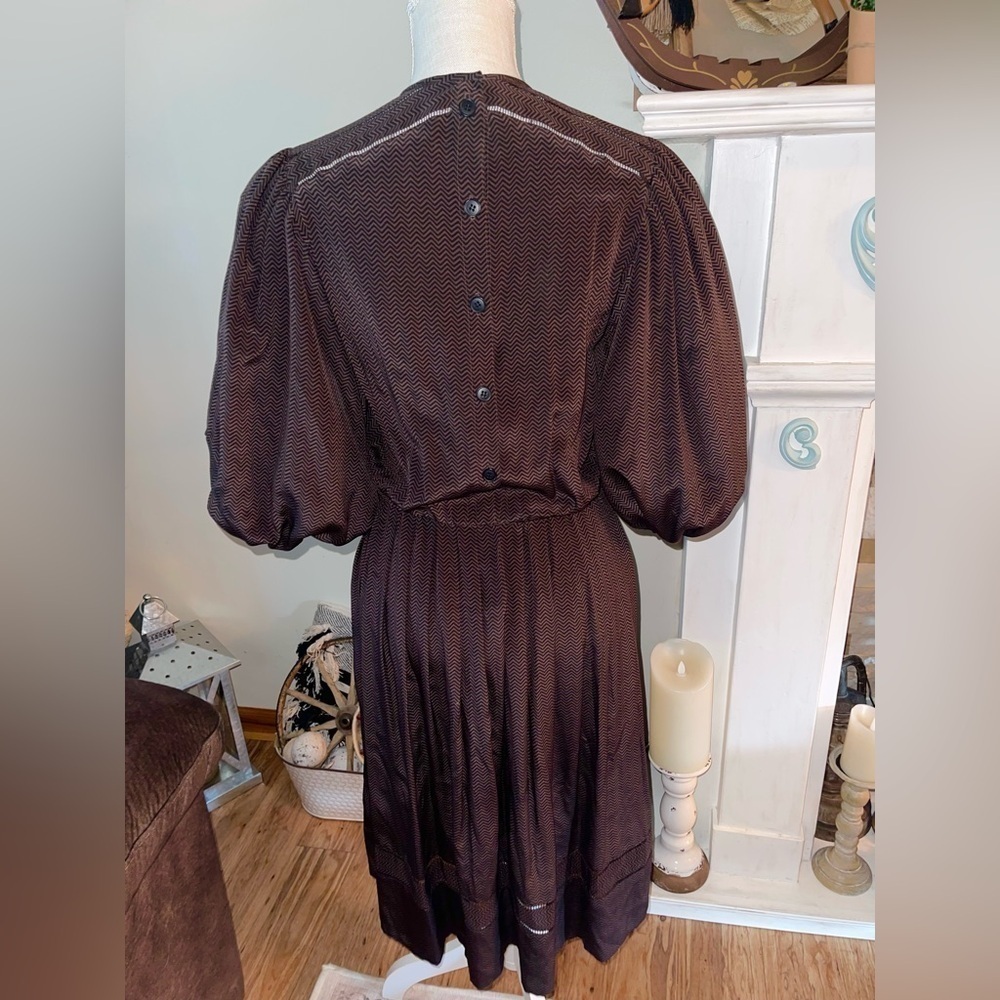 Albert Nipon vintage brown puffy sleeve dress with pockets!! 18 Pit to pit. - Picture 6 of 11